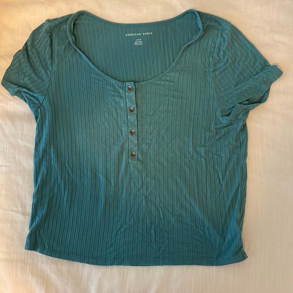 American Eagle crop top Size LARGE